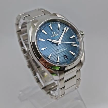 Omega Seamaster Aqua Terra 38 - Vue de profil