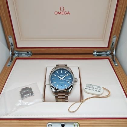 Omega Seamaster Aqua Terra 38 - Vue couronne