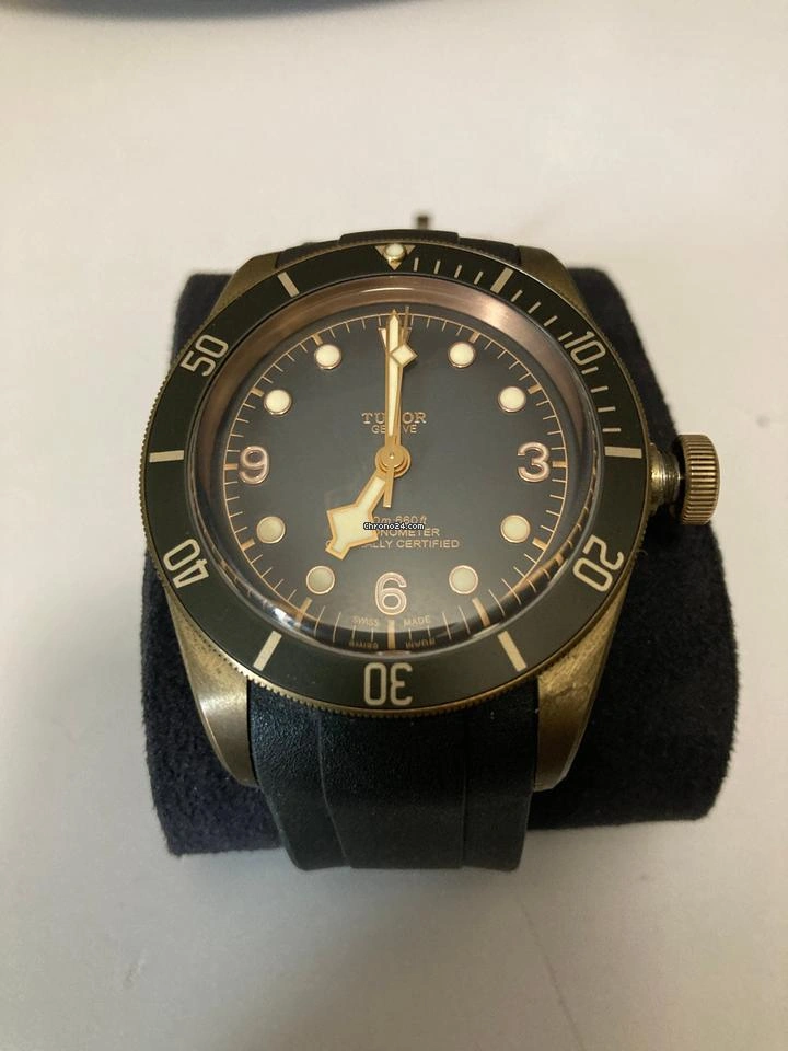 Tudor Black Bay Bronze - Vue détaillée