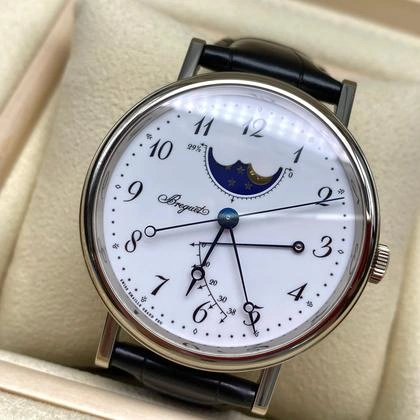 Breguet Classique Phase de Lune - Vue cadran zoom