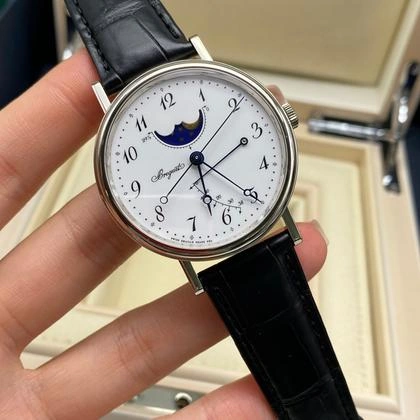 Breguet Classique Phase de Lune - Vue de face