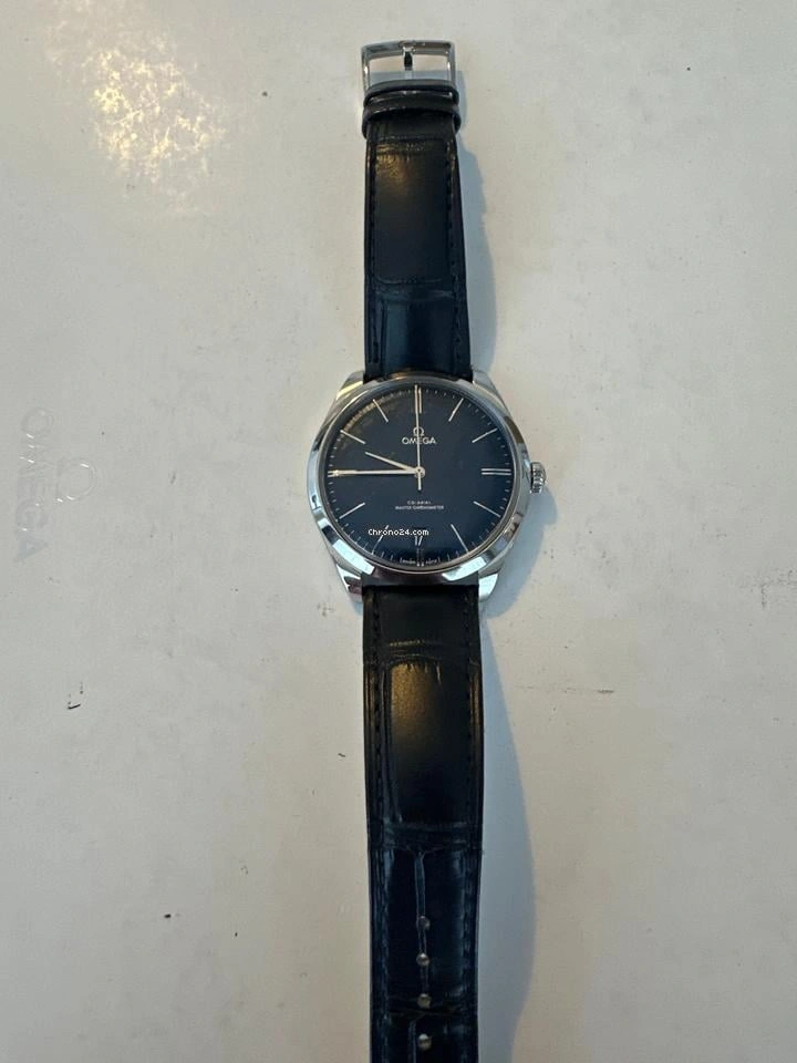 Omega De Ville Trésor - Vue couronne