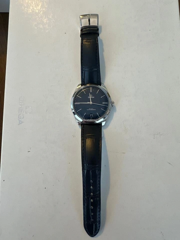 Omega De Ville Trésor - Vue de face