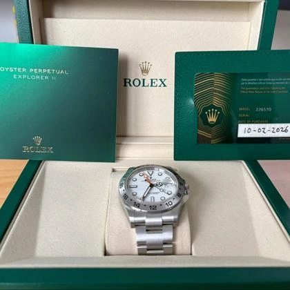 Rolex Explorer II 42 - Vue cadran zoom