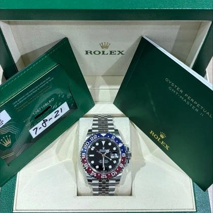 Rolex GMT-Master II 'Pepsi' - Vue de profil