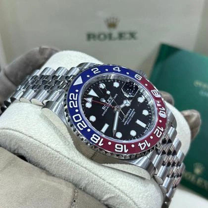 Rolex GMT-Master II 'Pepsi' - Vue bracelet