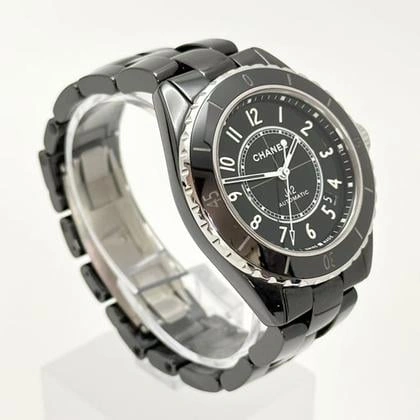 Chanel J12 38mm Automatique - Vue de profil