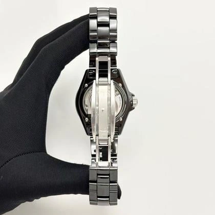 Chanel J12 38mm Automatique - Vue avec emballage