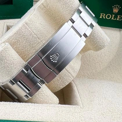 Rolex Oyster Perpetual 41 - Vue couronne