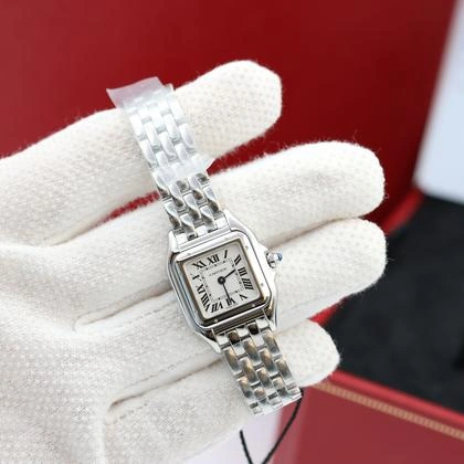 Cartier Panthère de Cartier PM - Vue cadran zoom