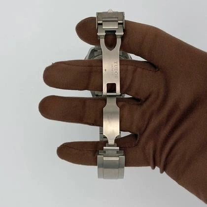 Tudor Pelagos 39 - Vue de profil
