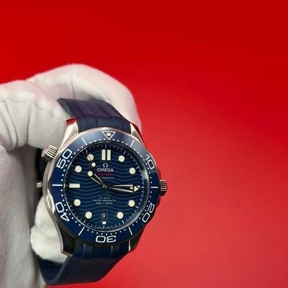 Omega Seamaster Diver 300M - Vue détaillée