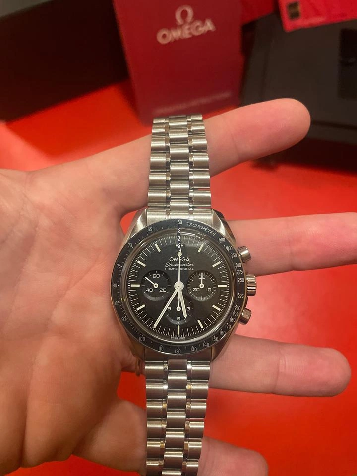 Omega Speedmaster Moonwatch Professional - Vue détaillée
