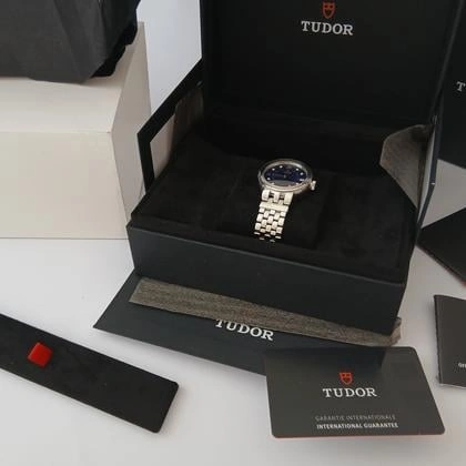 Tudor Clair de Rose 34 - Vue couronne
